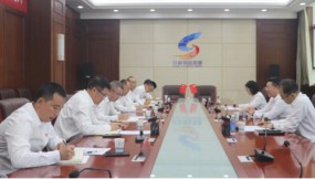  王月成在萬達公司調研督導工作